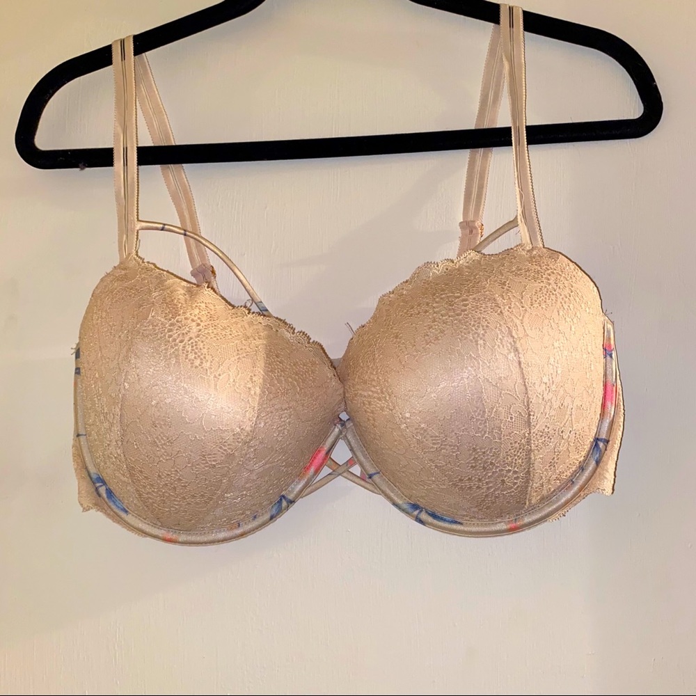 Victoria’s Secret Pink Date Push-Up Bra